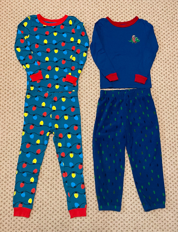 Boys Christmas PJs Size 4 & 5 in Clothing - 4T in Saskatoon - Image 2