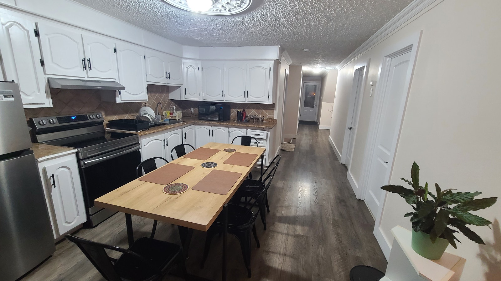 Chambre à louer / Room to rent 700$ - Tout inclus — photo 3