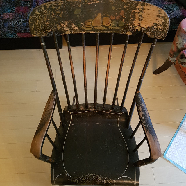 WINDSOR ROCKING CHAIR BLACK HARVEST GOLD TONE in Arts & Collectibles in Markham / York Region