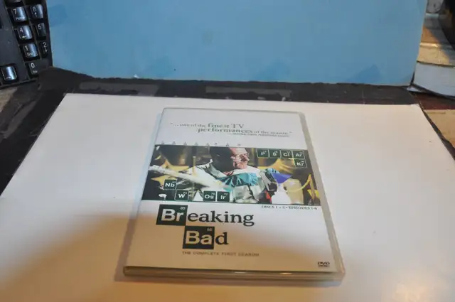Breaking Bad The Complete first Season 3-disc set DVD tv series in CDs, DVDs & Blu-ray in Victoriaville - Image 8