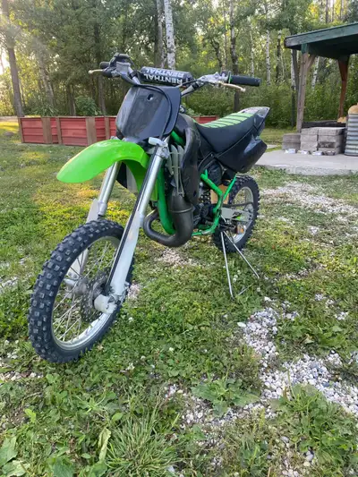 2003 Kawasaki KX85 for sale a powerful 2-stroke that's ready to rip! Fresh full engine rebuild only...