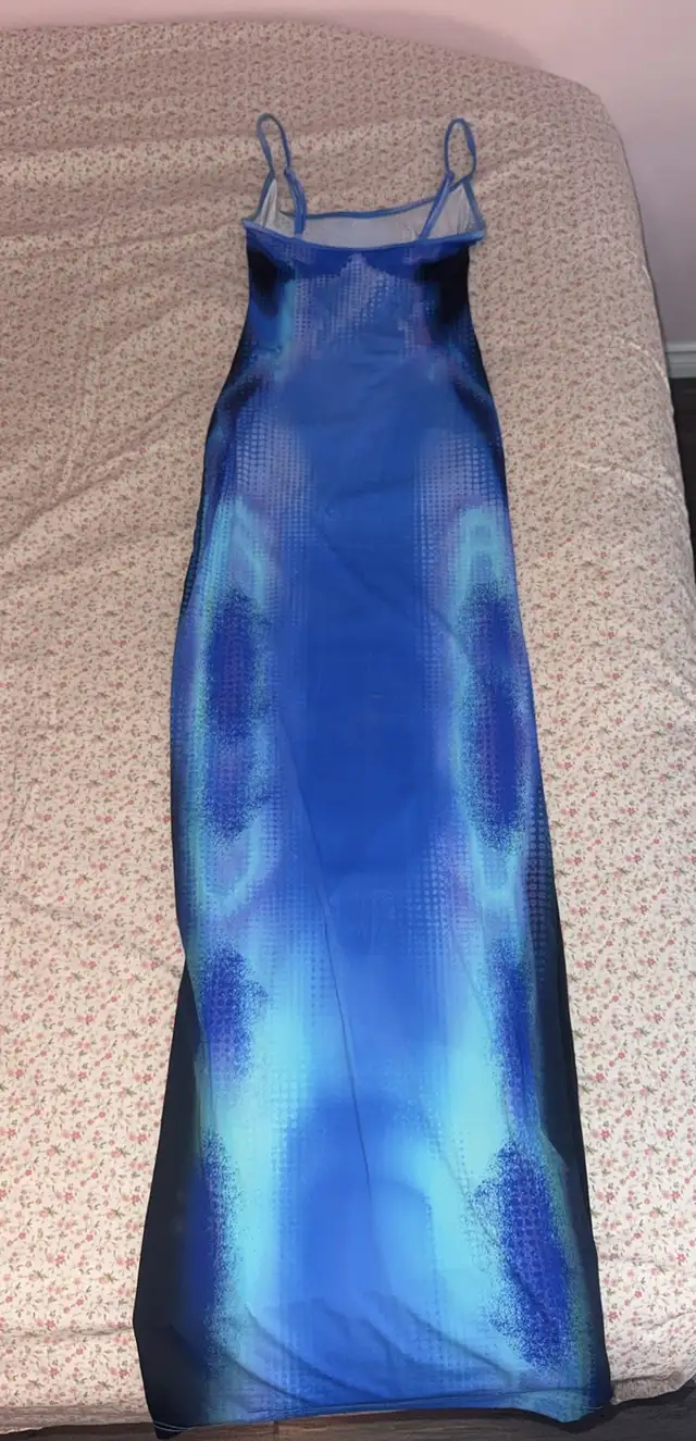 white fox blue maxi dress in Women's - Dresses & Skirts in Delta/Surrey/Langley - Image 4