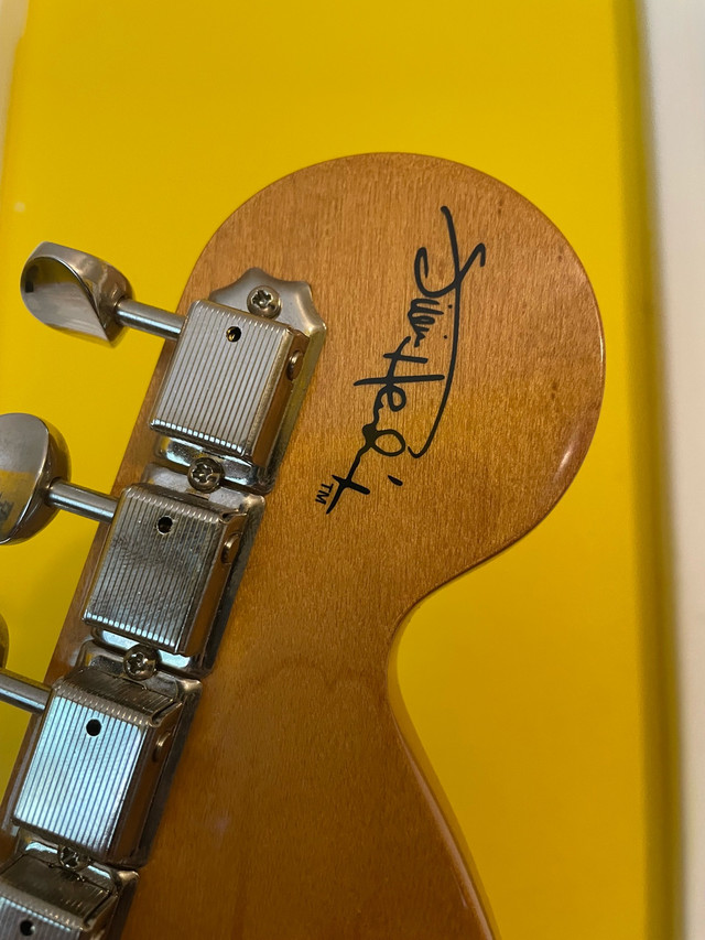 2018 Jimi Hendrix. Mint  /Rare Colour in Guitars in City of Halifax - Image 4