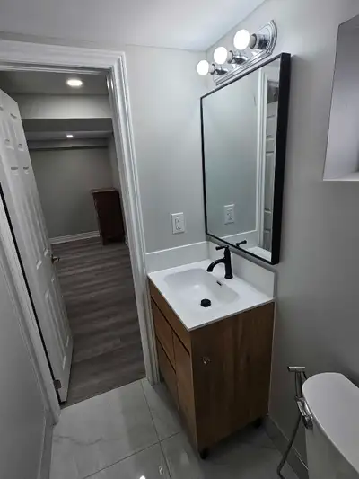 one Bedroom Basement for Rent