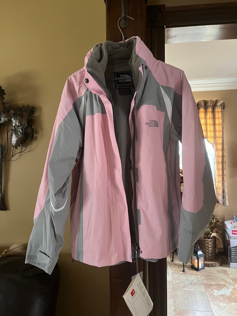 Woman’s North Face Jacket! Women's Tops & Outerwear Bathurst Kijiji