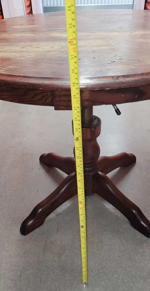 Round solid wood table in Dining Tables & Sets in Hamilton - Image 4