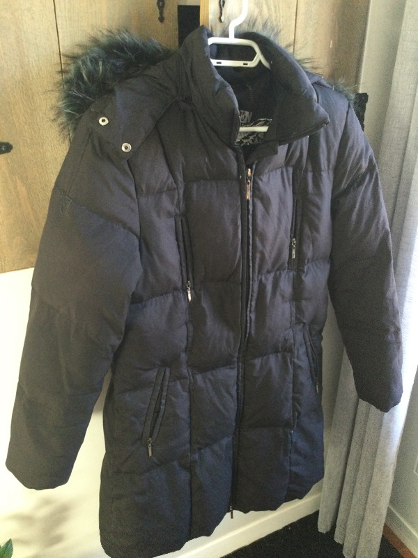 Manteau parka plume dans Femmes - Hauts et vêtements d'extérieur  à Sherbrooke