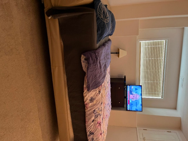 Nice clean bedroom for rent in Timberlea Room Rentals & Roommates