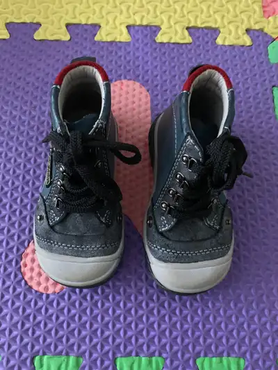 Chaussures et bottes pour enfants, View more
