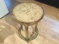 Petite table