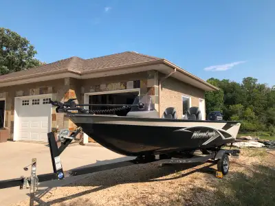 Humminbird Helix 7, Minn Kota Powerdrive trolling motor, Shorelander trailer, 2 marine batteries wit...