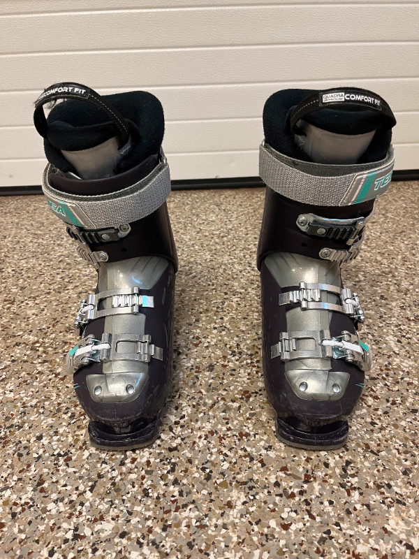 Junior Ski boots. Like new. Size 23.5 in Ski in St. Albert
