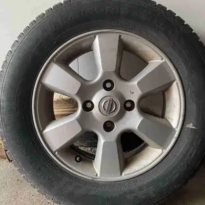 Jantes alu, pneus 195 x 65 environ 5000 km