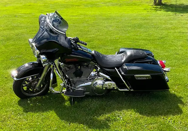 2007 Harley Davidson FHT in Touring in St. Catharines - Image 8