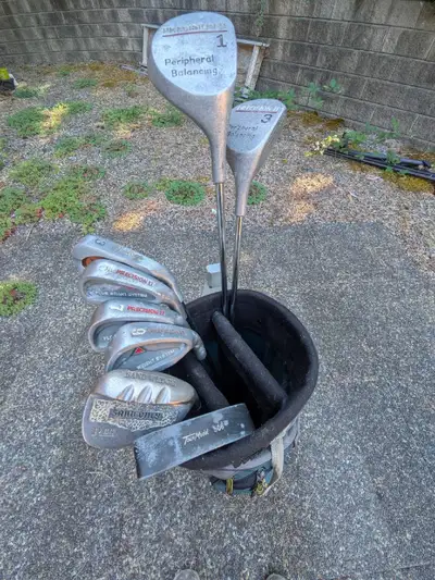 ⛳ Older/Vintage Golf Club Set + Bag + Pull Cart, View more