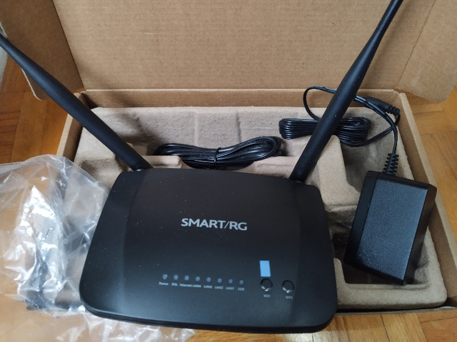 SmartRG SR506N router modem dans Réseaux  à Longueuil/Rive Sud