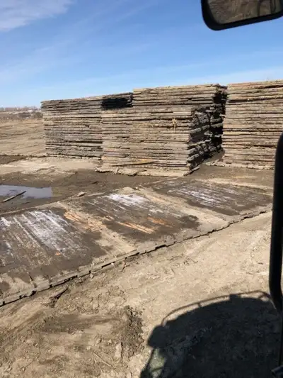 Selling good used 8x14 swamp mats Crane mats Pads rig mats swamp mats