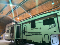 2012 Jayco Pinnacle 5th Wheel Holiday Trailer