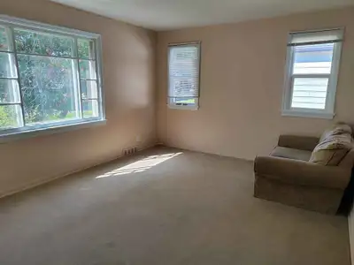 MAIN FLOOR 2 bed, 1 bath. Southside. $1650 (utilities included!)