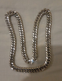 Men's Cuban Chain Necklace in 12mm Thickness. Length 24"  NEW