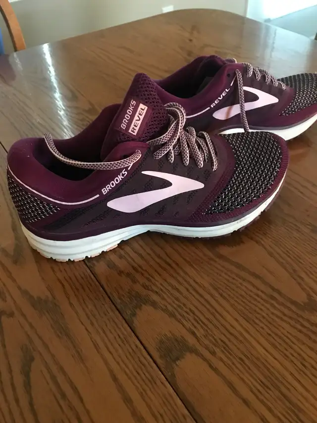 Sneakers510361704324157442