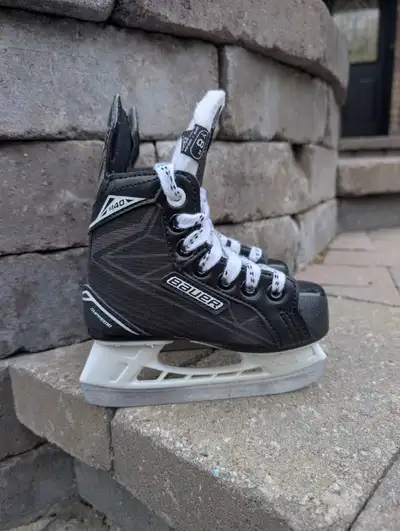 Kids Bauer Supreme Hockey Skates - Size Y8 R, View more