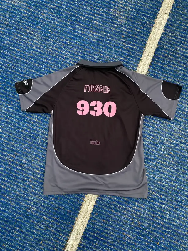 Porshce 930 Turbo Racing Style Soccer Jersey in Soccer in Gatineau - Image 5