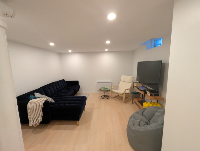 Jumelé rénové et équipé. Quartier du manoir à Arvida. $2400/m in Long Term Rentals in Saguenay - Image 9