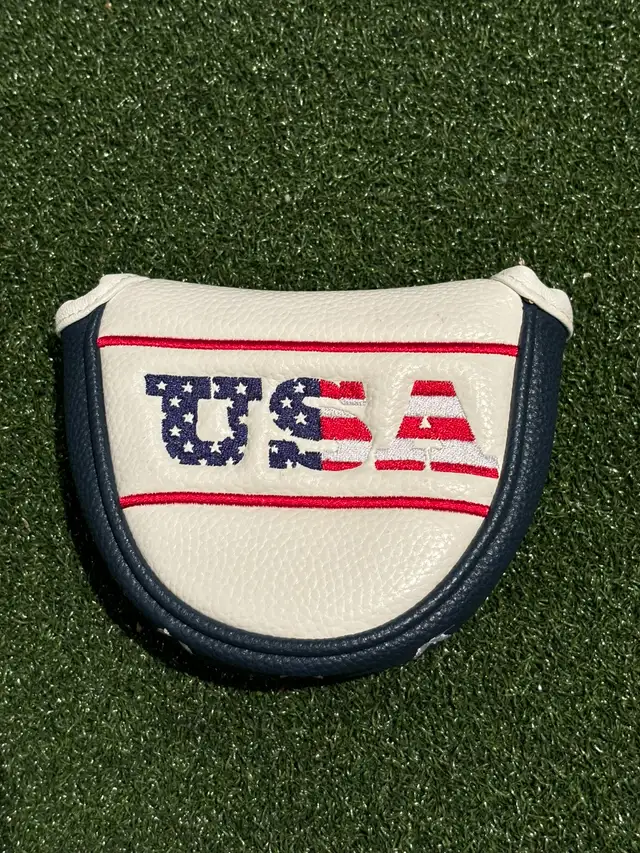 Brand new Mallet Putter cover with USA logo and ball marker in Golf in Mississauga / Peel Region - Image 2