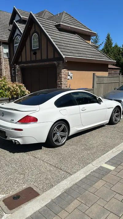 2009 bmw m6 v10 with 530HP, imported from Japan RHD with only 62,000 kms!! Very rare car and spec Pr...