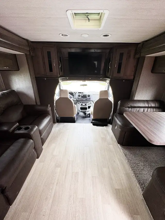2021 NeXus 31' Ford Motorhome in RVs & Motorhomes in Kitchener / Waterloo - Image 6