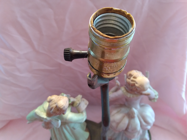 ANTIQUE PORCELAIN TABLE LAMP in Indoor Lighting & Fans in Barrie - Image 8