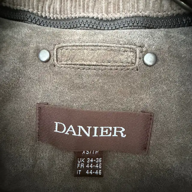 New Danier Mens Suede Jacket in Men's in City of Toronto - Image 8