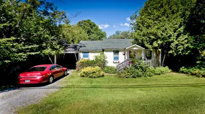 Découvrez cette charmante maison à louer, idéalement située au cœur du pittoresque village de North...