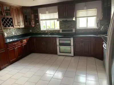 Richmond House 3Bd2Bath entire upper level, separate entrance