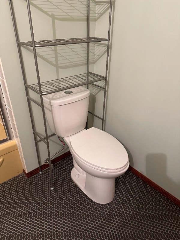 Toilets for sale in Bathwares in Calgary - Image 2