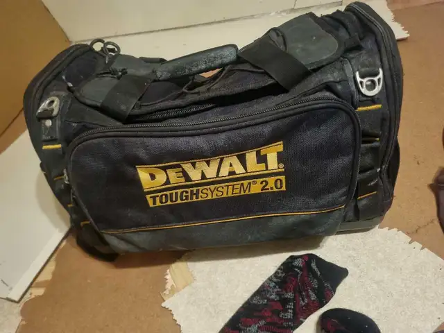 DeWalt Tool Bag in Tool Storage & Benches in Oakville / Halton Region - Image 2