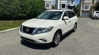 - Nissan Pathfinder 2014 SL 4WD de couleur extérieur blanche, intérieur en cuire couleur crème. - 22...
