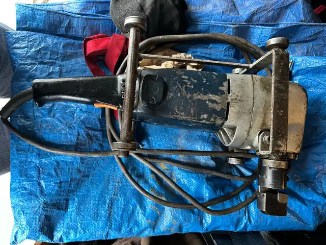 AEG 6 gauge nibbler