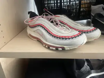 men’s Nike size 11, View more