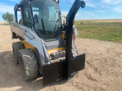 Skid Steer tree boom / lifting jib. 7ft tall BRAND NEW. Universal quick attach cat bobcat case Kubot...