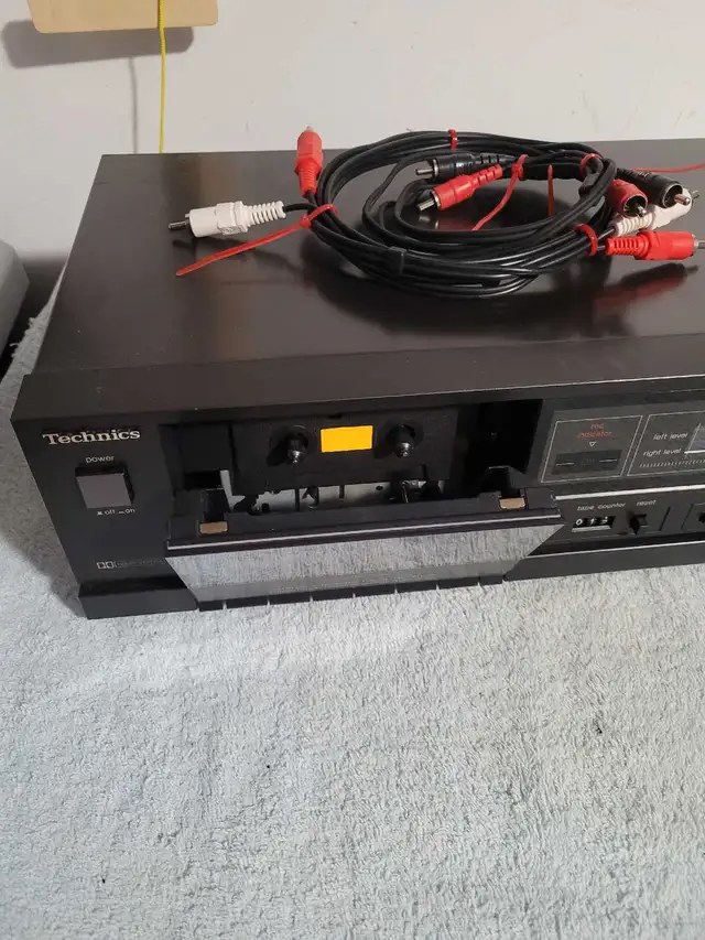 Technics Stereo Cassette Deck in Stereo Systems & Home Theatre in Red Deer - Image 6