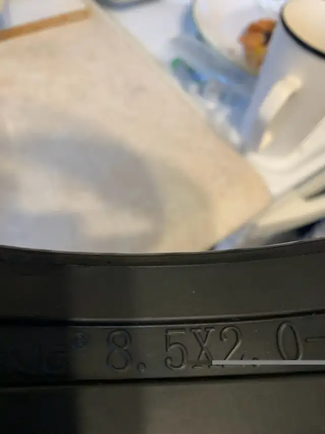 scooter airless tires 8 inch  in eBike in London - Image 5