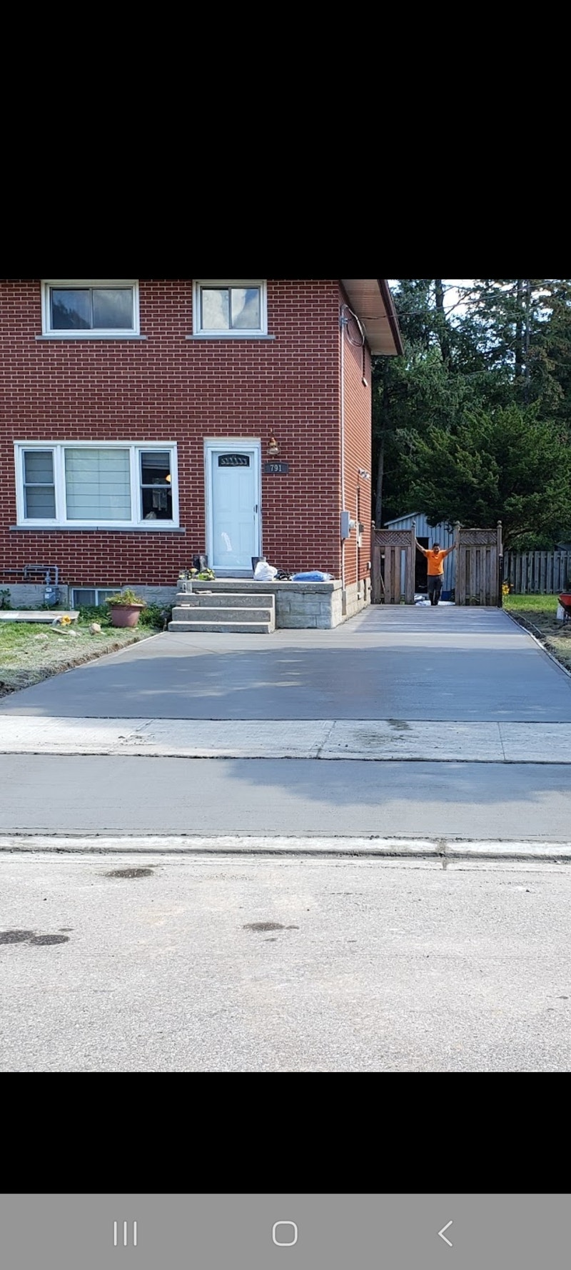 CEMENT PADS, WALKWAYS, DRIVEWAYS Decks & Fences Kitchener