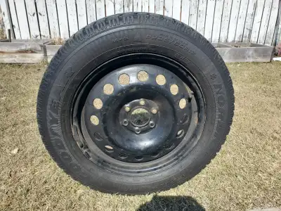 225 60r17 Goodyear winter tires with Rims set of 4. It has TPMS Sensor. Bolt size 6×114.3 80 percent...