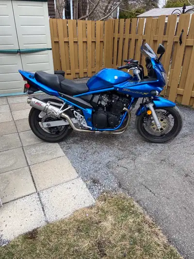 Suzuki 650 Bandit me rejoindre 450 589 7855 negociable et casque full face