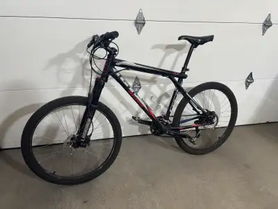 GT Avalanche 2.0 Mountain Bike, View more