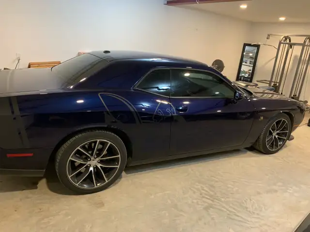 Premium Car in Classic Cars in Swift Current - Image 5