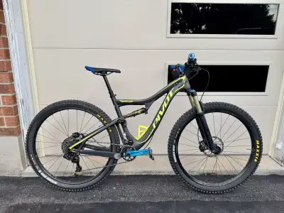 Pivot Mach 429 size M/L, View more