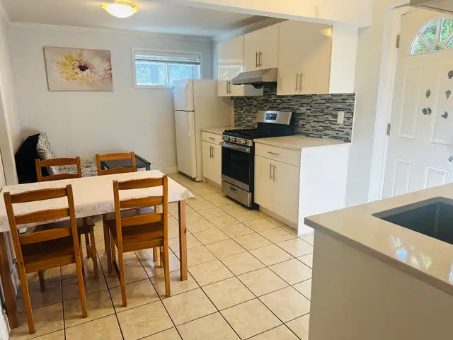列治文图书馆附近house两房一厅出租 in Long Term Rentals in Richmond - Image 2